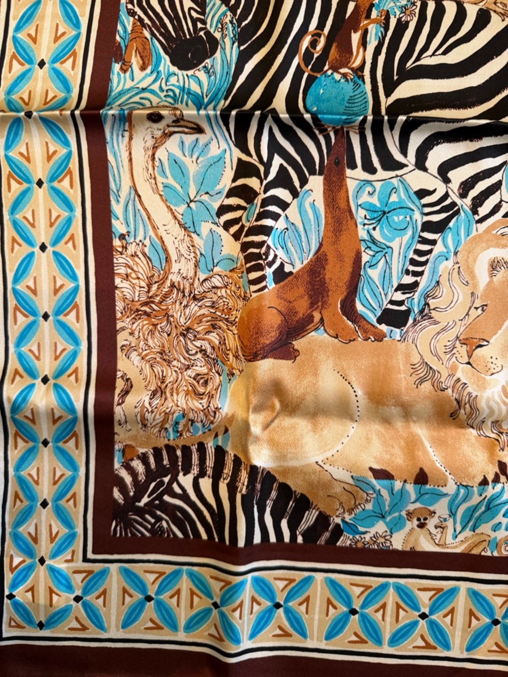 NWT Rare Lilly Pulitzer Lilly’s Zoo Silk Scarf Club Lilly Exclusive - Picture 9 of 14